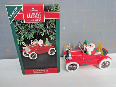 1991 Hallmark QX4349 '' Here Comes Santa - 13-Antique Car'' GOLD TREE Ornament