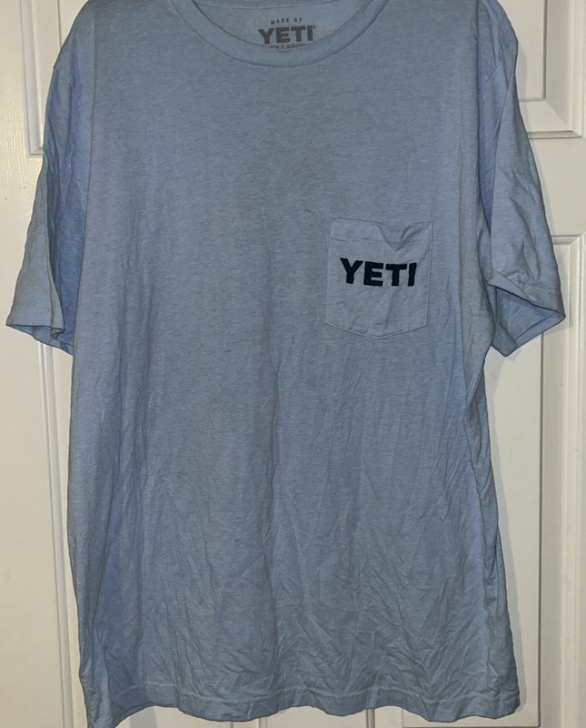 YETI COOLERS Men’s Pocketed T-Shirt Size XXL Light Blue With Cowboy On Fish