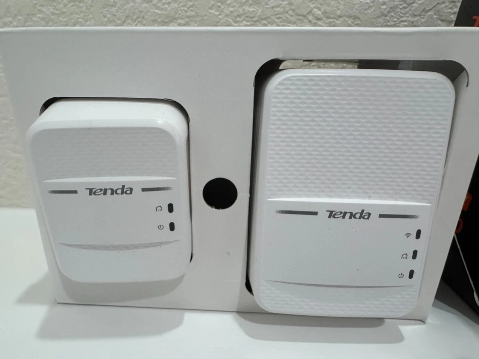 Tenda AV1000 AC Wi-Fi Powerline Extender Kit (Model PH10) – Complete with Box - Image 2 of 4