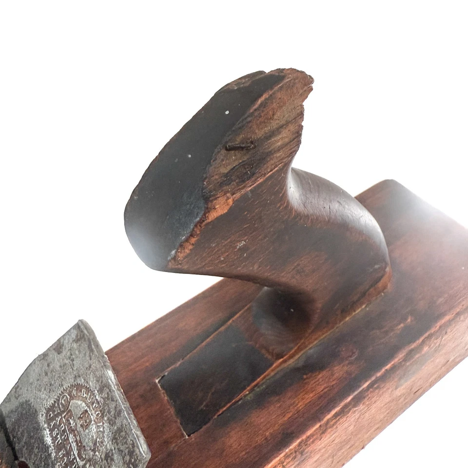 Avión de mano de madera antiguo vintage con carnicero de acero fundido - herramienta de mano del siglo XIX Foto 3 de 4