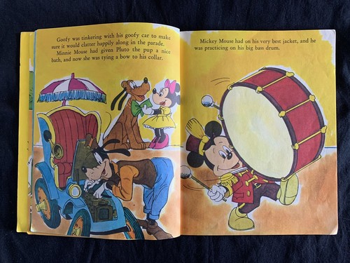 Walt Disney DISNEYLAND PARADE with DONALD DUCK Little Golden Book 1974 1st Ed. - Picture 9 of 12