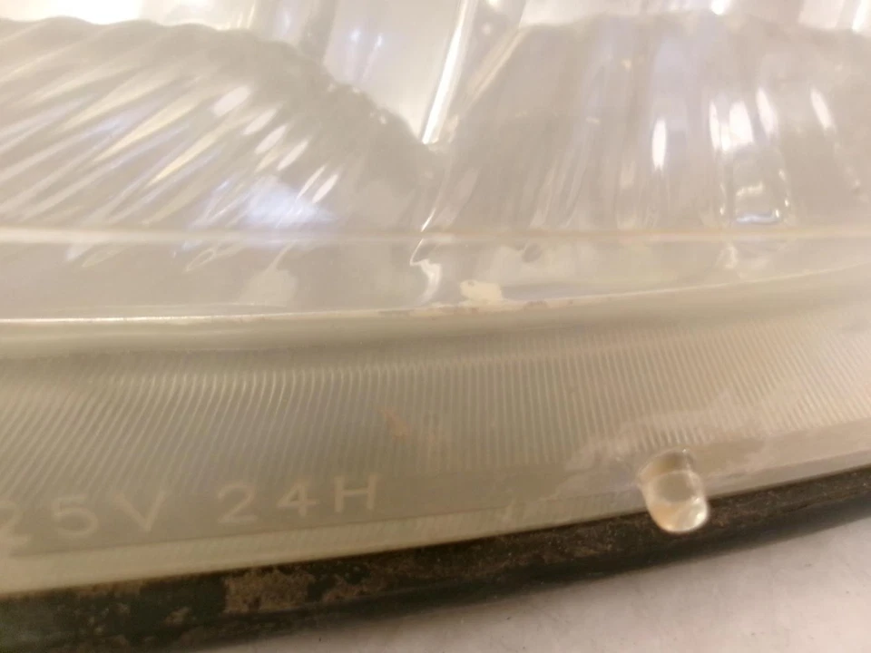 1997 - 2003 Chevrolet Malibu Driver Lh Halogen Headlight OEM - Image 3 of 4