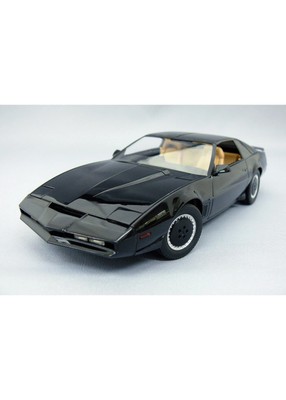 Aoshima 1/24 Knight Rider 2000 K.I.T.T. Season 4 W/ SCANNER Plastic Model Kit