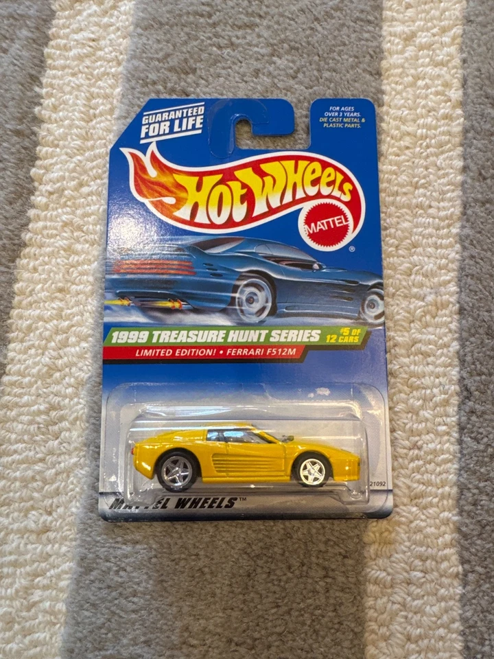 Ferrari F512M 1999 serie Treasure Hunt edición limitada con protector Hot Wheels Foto 3 de 4