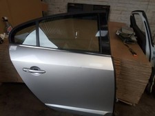 Porte arrière et accessoires Renault FLUENCE