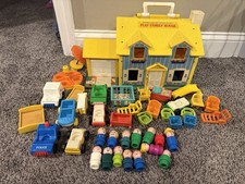 1969 Fisher Price Little People Play Family House 952  