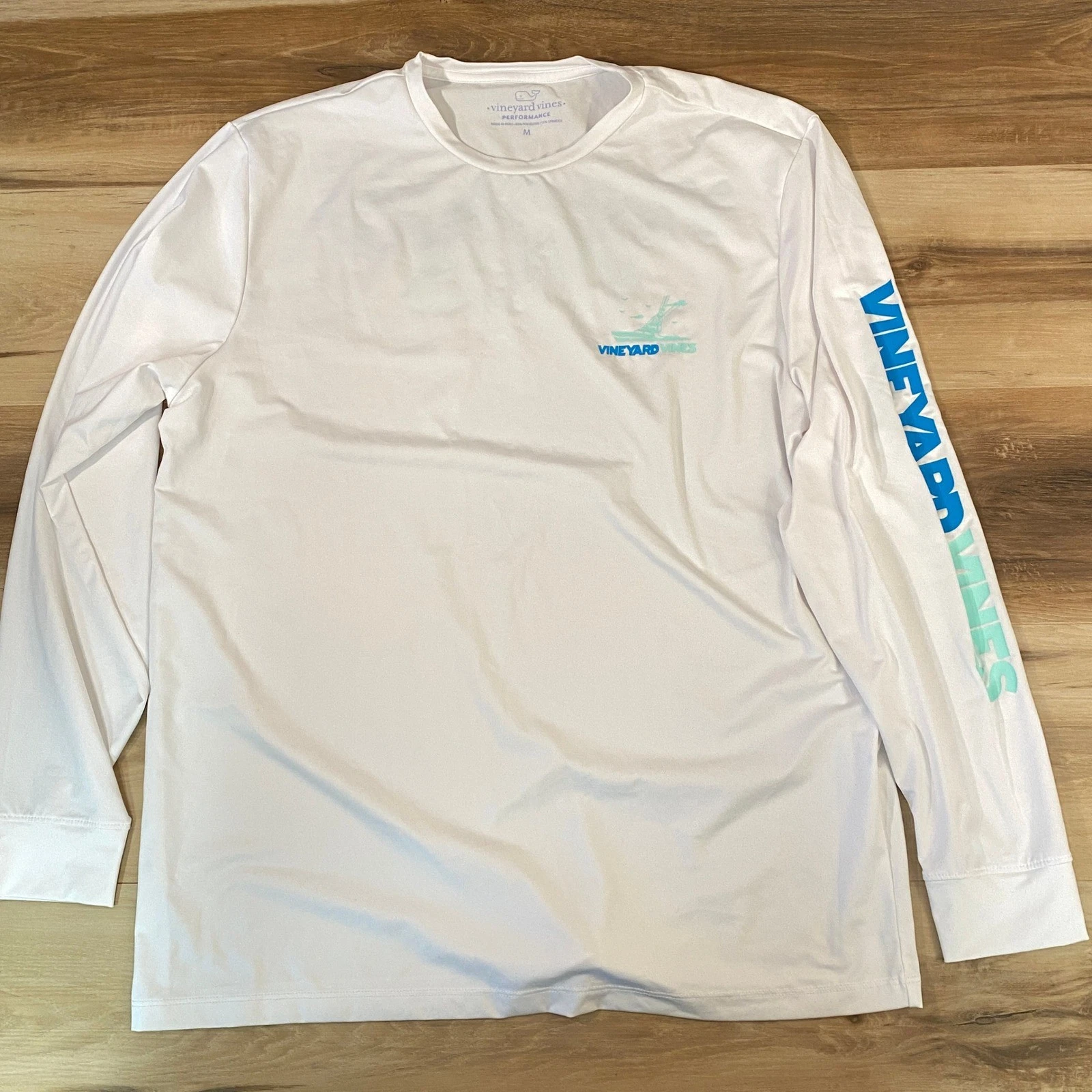 Vineyard Vines Performance Long Sleeve Shirt Mens Medium White Fishing Graphic
