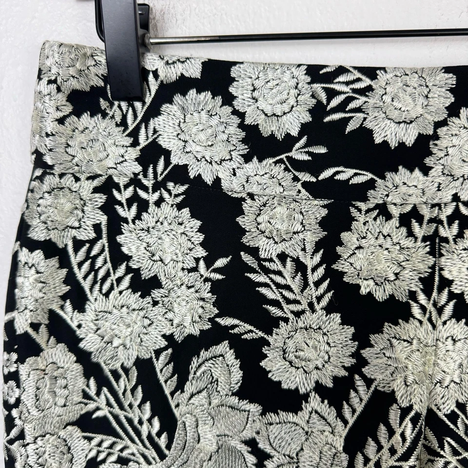 Pantalones Cortos Haute Hippie Nuevos con Etiquetas Negros Seda Plateados Floral Bordados Forrados para Salir Foto 3 de 4