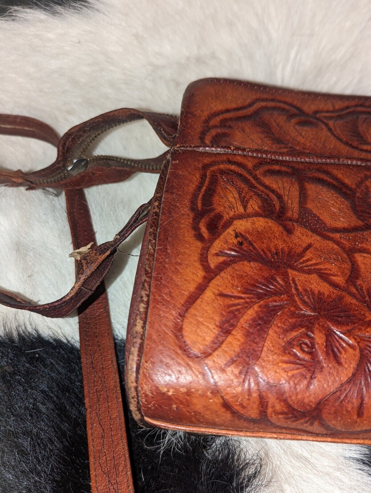 Vintage Handmade Leather Purse - image 9