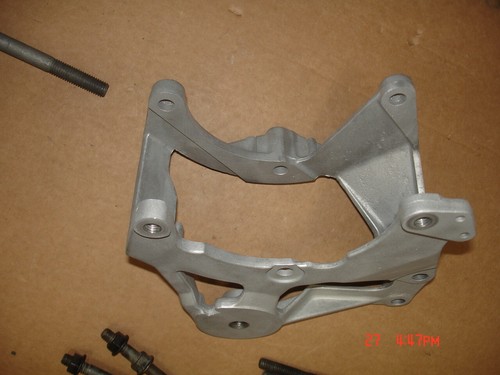 1986 OEM Corvette AC Compressor Mount Bracket 14084340 with bolts - Picture 6 of 10