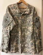U.S. ARMY ATCU ARAMID FLAME RESISTANT CAMOUFLAGE COAT IACKET-SIZE LARGE￼