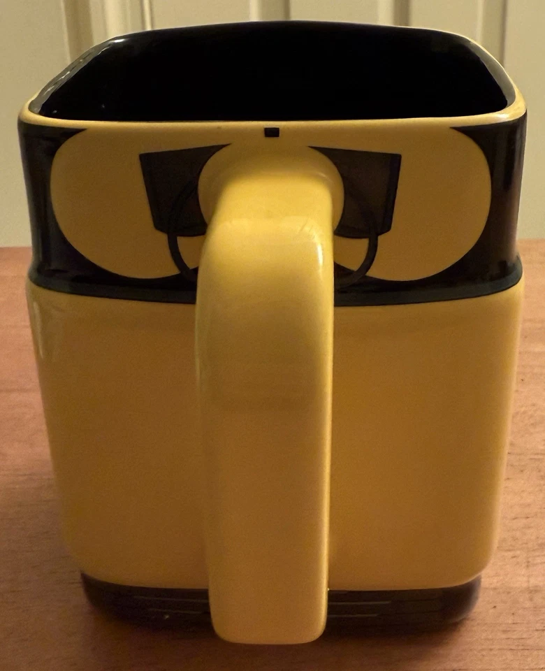 Taza Wall-E Robot 3D Forma Cuadrada - Taza Coleccionable Tienda Disney Rara Usada en Excelente Condición Foto 3 de 4