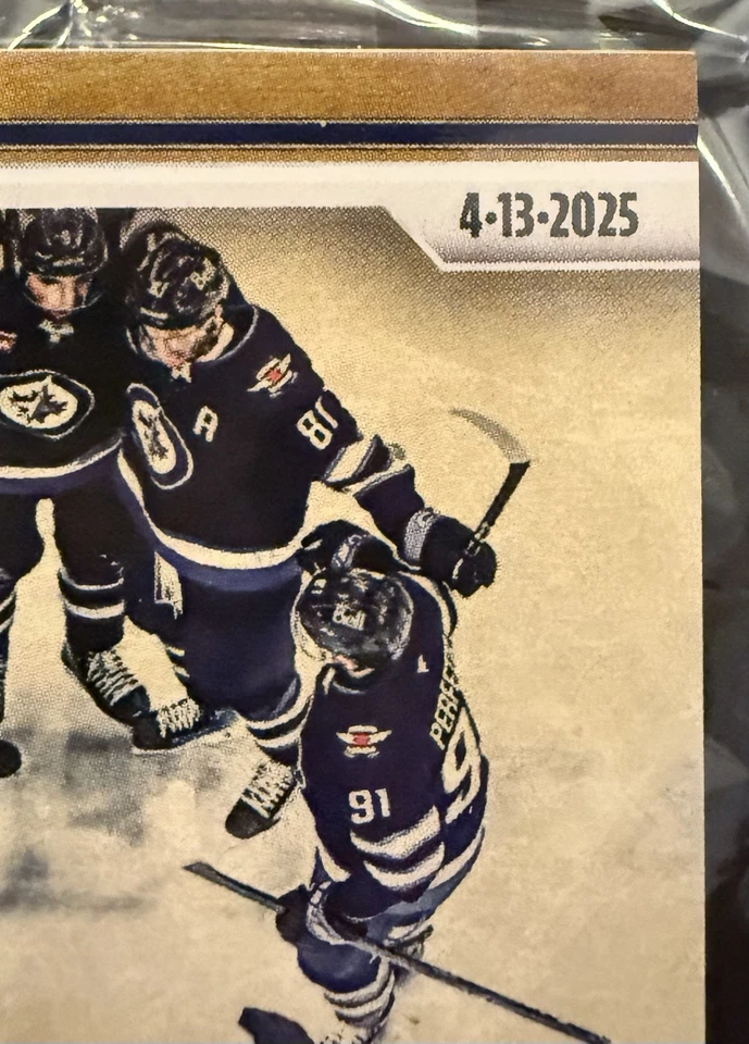 2024-25 NHL TOPPS NOW® Sticker #158 🏒 Winnipeg Jets Presidents Trophy GOLD 1/1 - Image 3 of 4