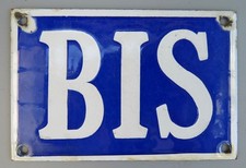 PLAQUE DE N° DE RUE, ANCIENNE, EN TÔLE ÉMAILLÉE BLEU COBALT, "BIS"
