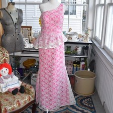 Vintage 1980s Mori Lee Madeline Gardner Pink Lace One Shoulder Peplum Gown Small