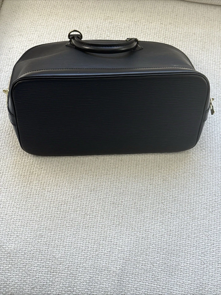 Authentic Luis Vuitton Alma Epi Noir Inside Black Leather Handbag - Image 3 of 4