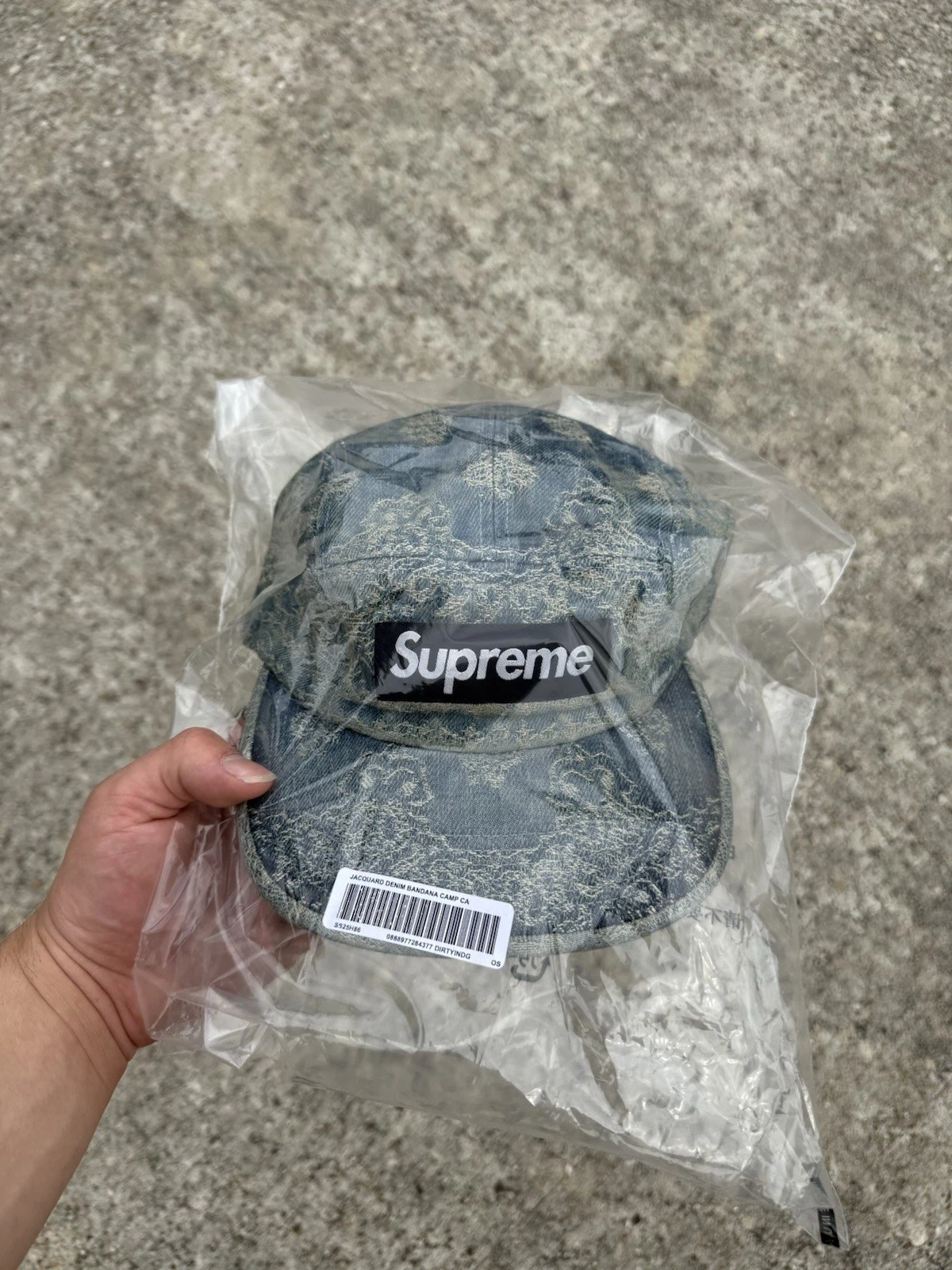 Casquette de camp bandana denim jacquard suprême S/S 25 EN MAIN EXPÉDITION RAPIDE ✅