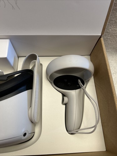 Meta Quest 2 - 128GB Advanced All-In-One VR Headset - Adult Owned Nice Condition - Picture 4 of 13