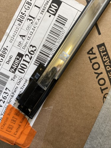 TOYOTA Genuine COROLLA E21 Front RH Upper Window Frame Molding 7575302030 - Picture 3 of 5