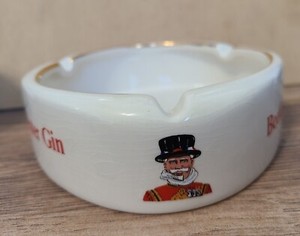 ASHTRAY adv. BEEFEATER  GIN