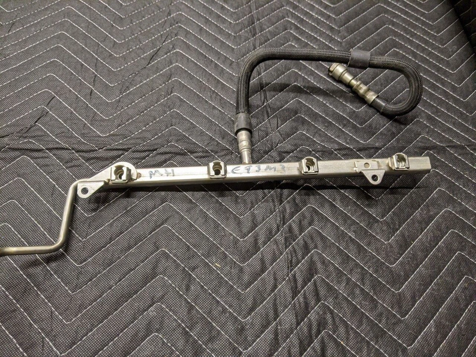 Riel de inyección de combustible BMW E90/E92/E93 M3 S65 V8 13537837284 Foto 4 de 4