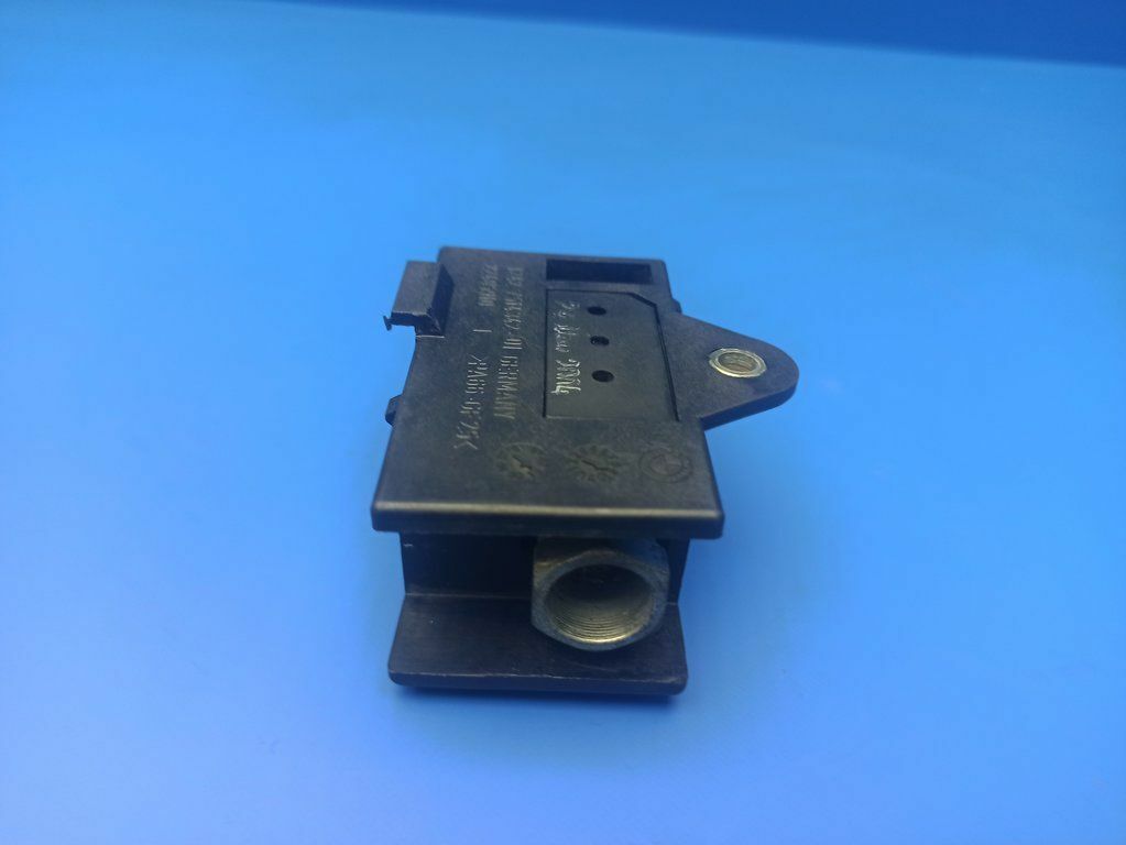 04 BMW Z4 Roadster E85 Positive B Ground Base Through Fire Wall  