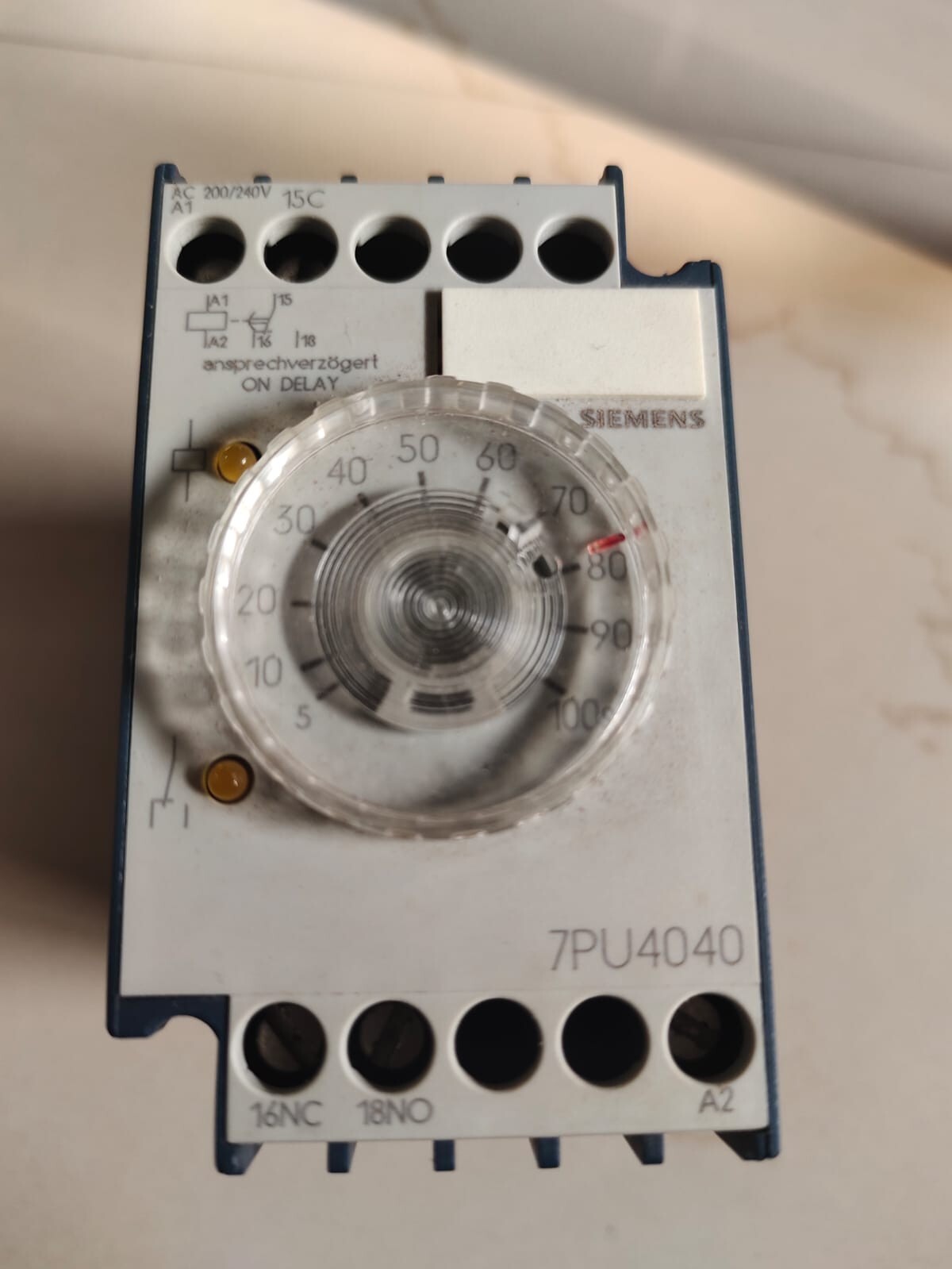 SIEMENS 7PU4040-3AN20 Time Delay Relay 200/240VAC