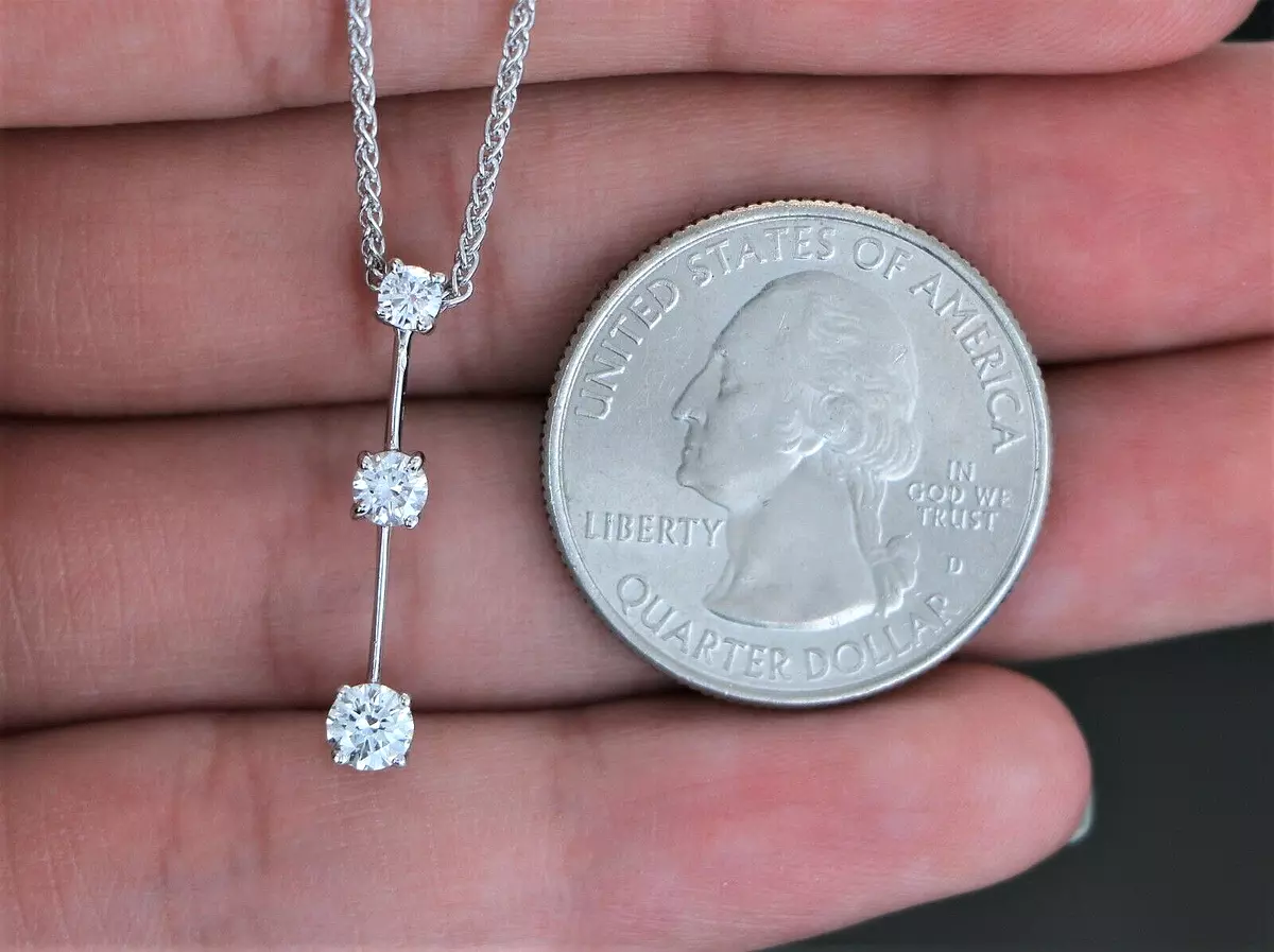 3 850 Roberto Coin 18K White Gold 3 Round Diamond Drop Pendant 17.5