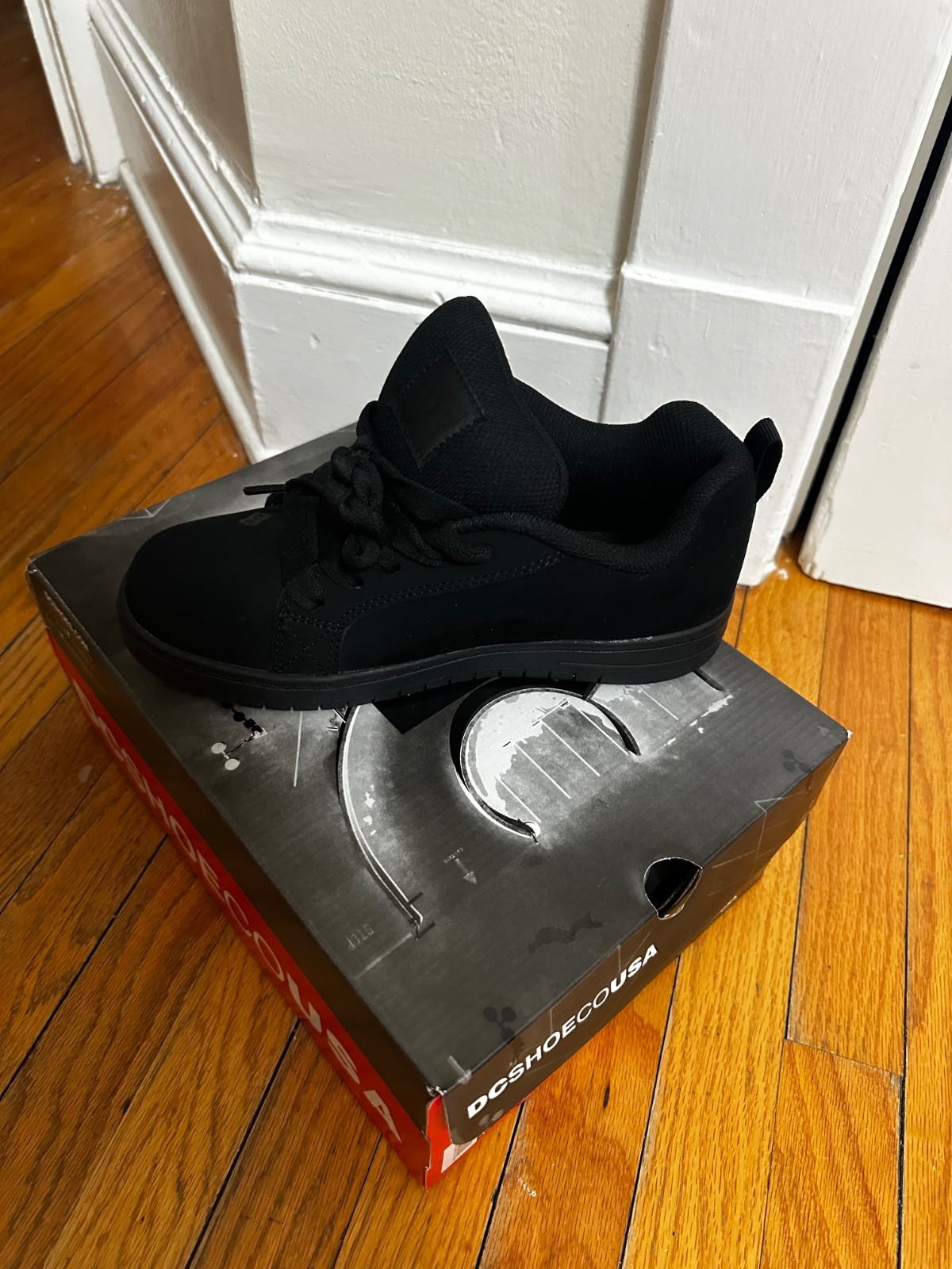 Stylish Kids' Court Graffik Shoes - Durable Comfort & Bold Design image 2
