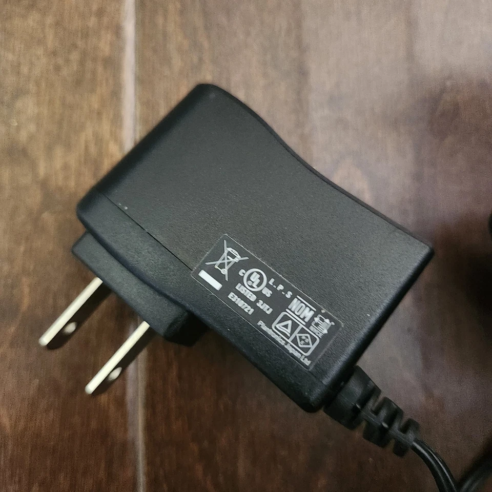 Plantronics  Switching Adapter SSA-5W-05 US 050018F - Image 3 of 4