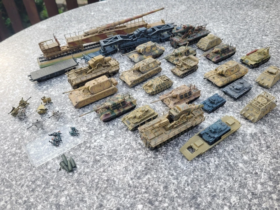 Großes Konvolut Militär Panzer Geschütze Kanonen auf Schienen Maßstab 1:144
