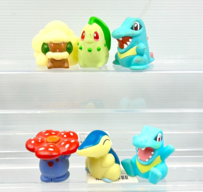BANDAI Pokemon Vileplume Whimsicott Chikorita Finger Puppet Figure