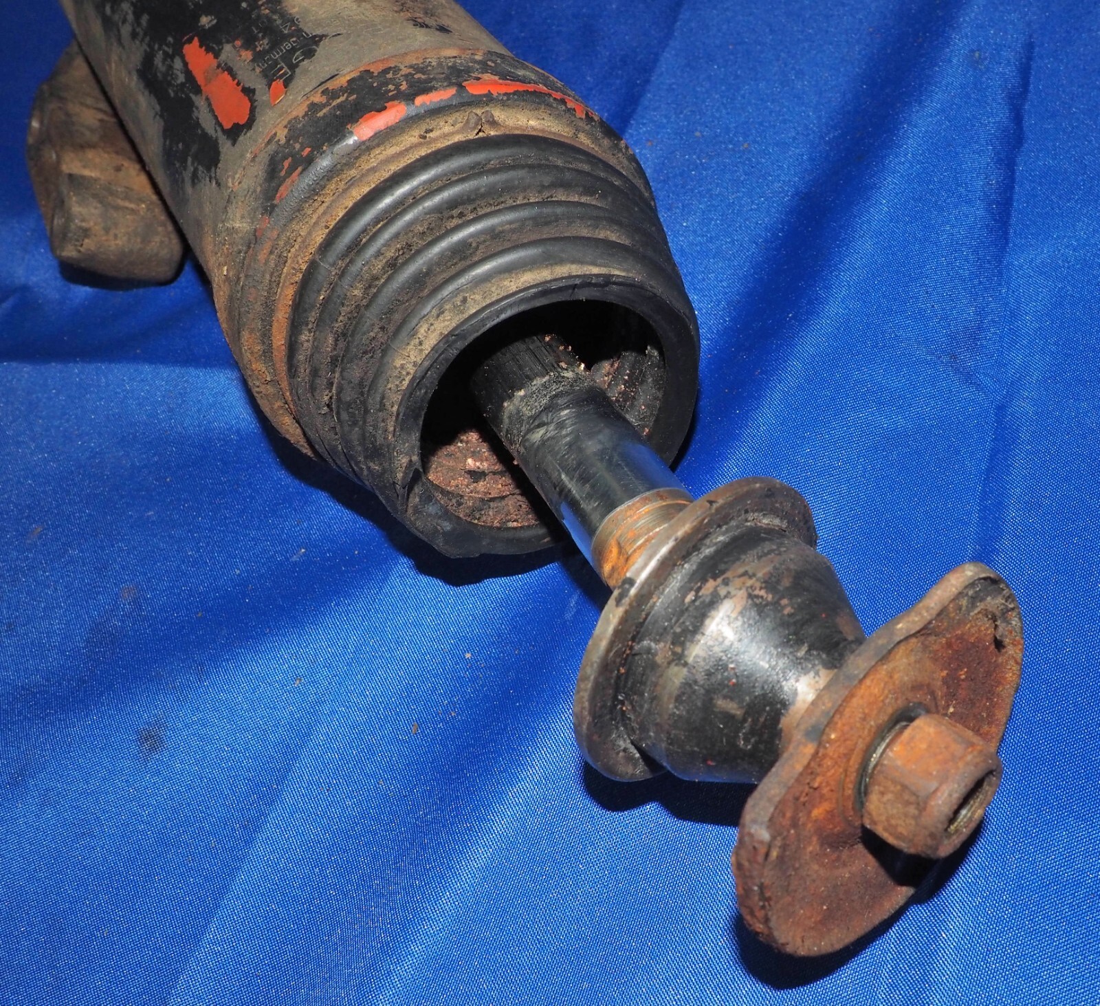 Mercedes W108 W109 W111 W113 Rear Axle Hydromat Compensator Shock