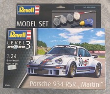 Revell Porsche 934 RSR Martini GT Racing Classic Car Model Kit 1:24 07685. NEW. 