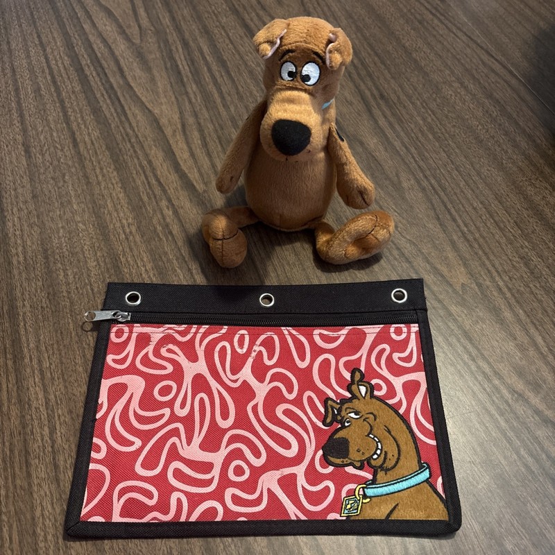 Vtg 2002 Scooby Doo Cartoon Network Pencil Bag Pouch and Universal Studios Toy