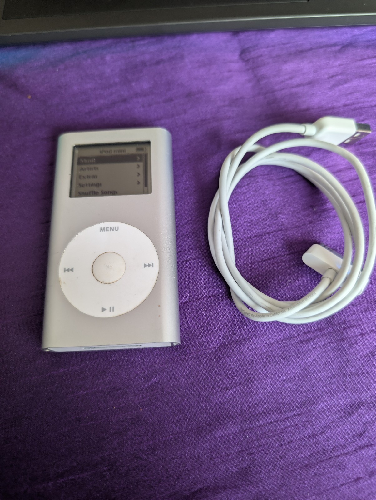 Apple iPod Mini 1st Generation Silver (4GB) Please Read The Description