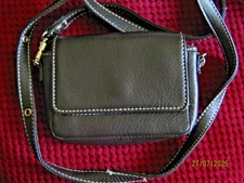 Thirty one small crossbody Faux leather brown. Stripe inside lining