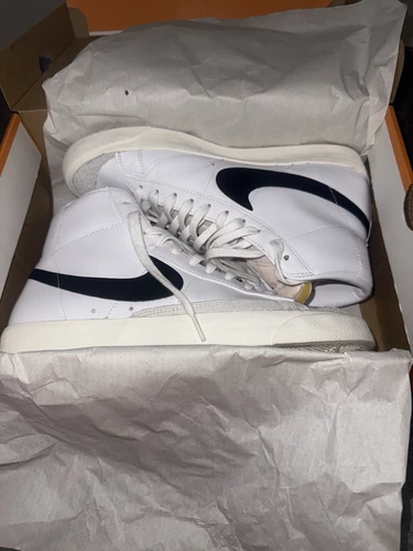 Nike Blazer Mid '77 scarpe da ginnastica bianche taglia UK 9