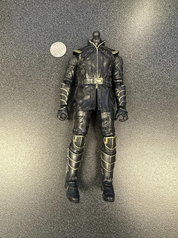 Marvel Legends Series HAWKEYE Walmart (Ronin) (SOLO CUERPO Y ARMADURA) Escala 6" COMO NUEVO Foto 3 de 4