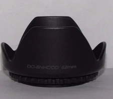 Used 52mm Plastic screw in type Lens Hood 18-55mm VR 