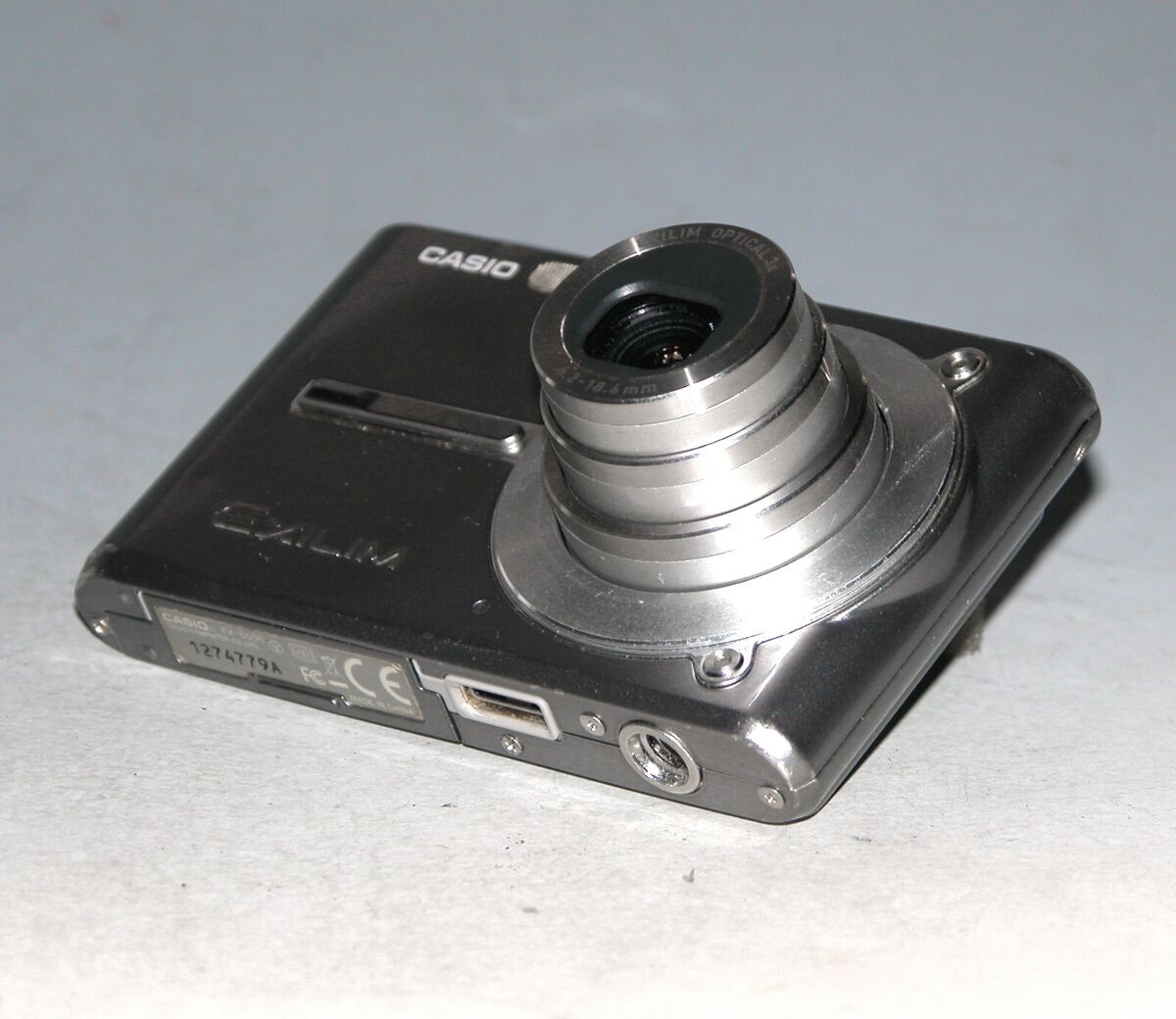 Casio EXILIM CARD EX-S600 6.0MP Digital Camera - Mistral Casio EXILIM CARD EX-S600 6.0MP Digital Camera - Mistral