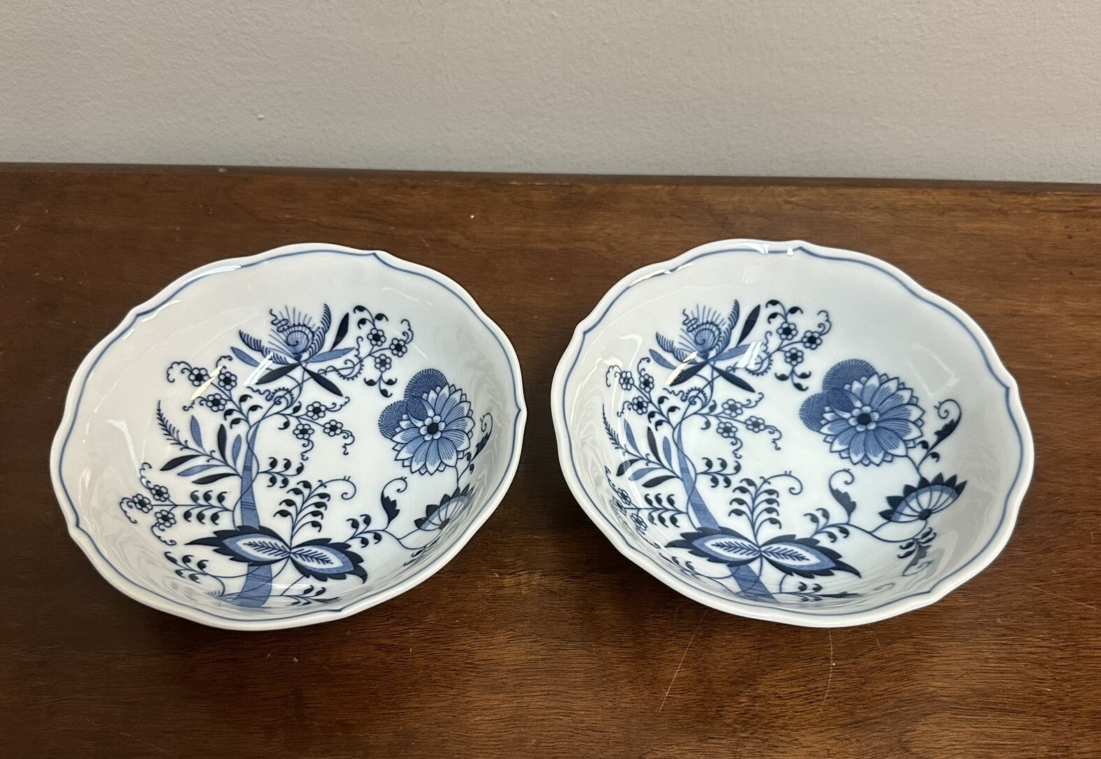 Vintage BLUE DANUBE Blue Onion Lot of 2 6" Cereal Bowls Made in Japan