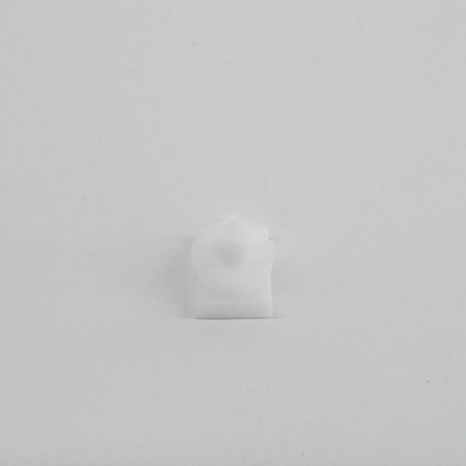 NEU FORD TRANSIT MK4 SEITENLEISTE HALTERUNGSCLIP 2409573 BK31  