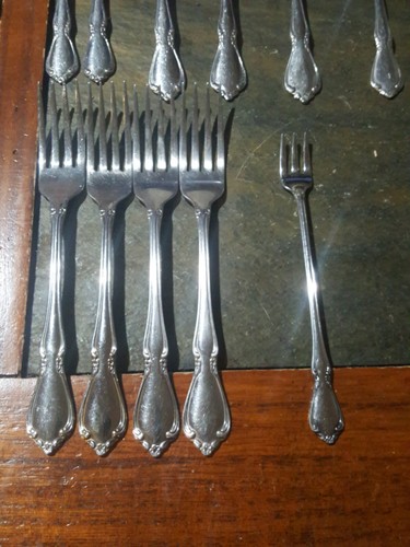 Lot of 20 Pieces Oneida Chateau Stainless Oneidacraft Deluxe Flatware  - Picture 7 of 8