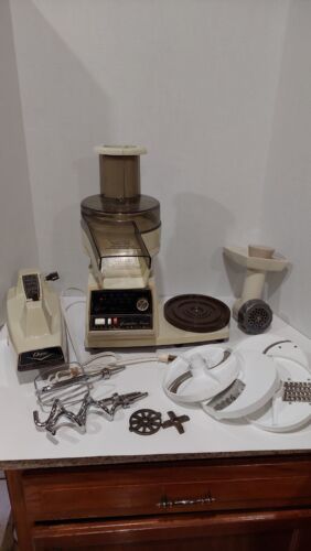 Vintage OSTERKITCHEN CENTER Mixer Set Regency Model some accessories.