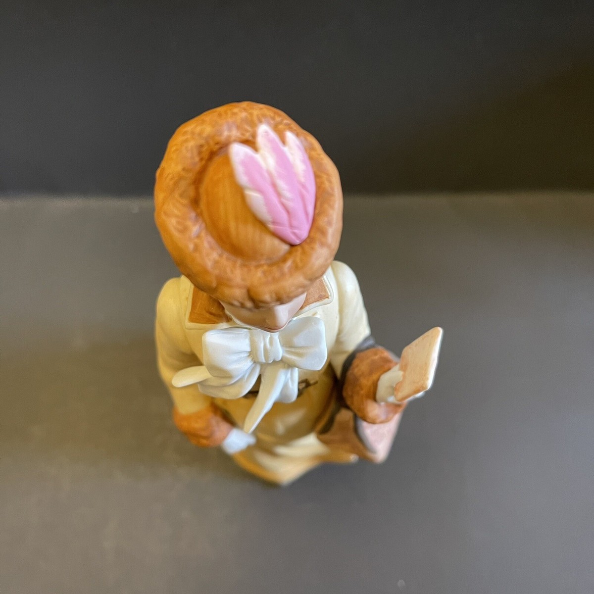 Vintage Avon 1981 Mrs. Albee President's Club Award Figurine