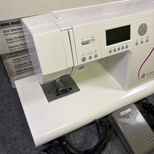 Singer C430 Premier Computerized Sewing Machine 810 Built-In Stitches 5 Fonts - Picture 3 of 11