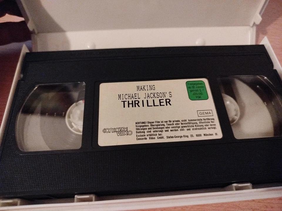 MICHAEL JACKSON'S THRILLER VHS - Bild 3 von 3