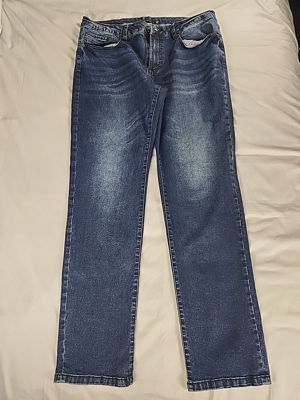 TAHARI Women's Jeans Size 36 Dark Blue Stretch Denim Straight Leg Super Stretchy