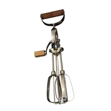 Maid of Honor USA Stainless Steel Wood Handle Egg Beater/Hand Mixer Vintage